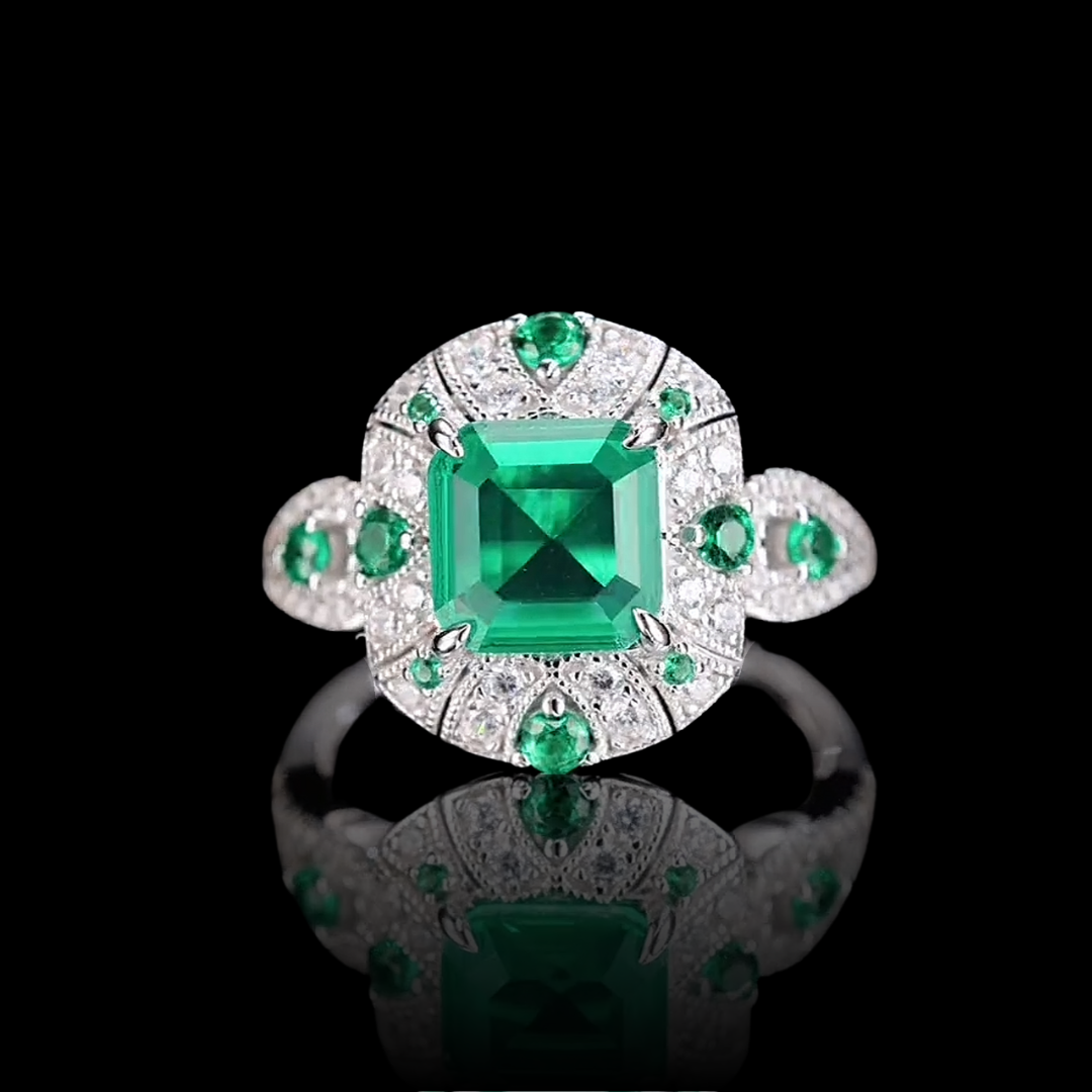 Imperial Emerald Crown Ring