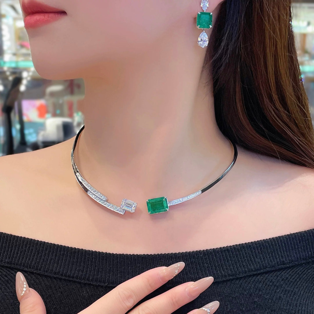 Emerald Edge Necklace – Sculptural Modern Choker with Created Emerald